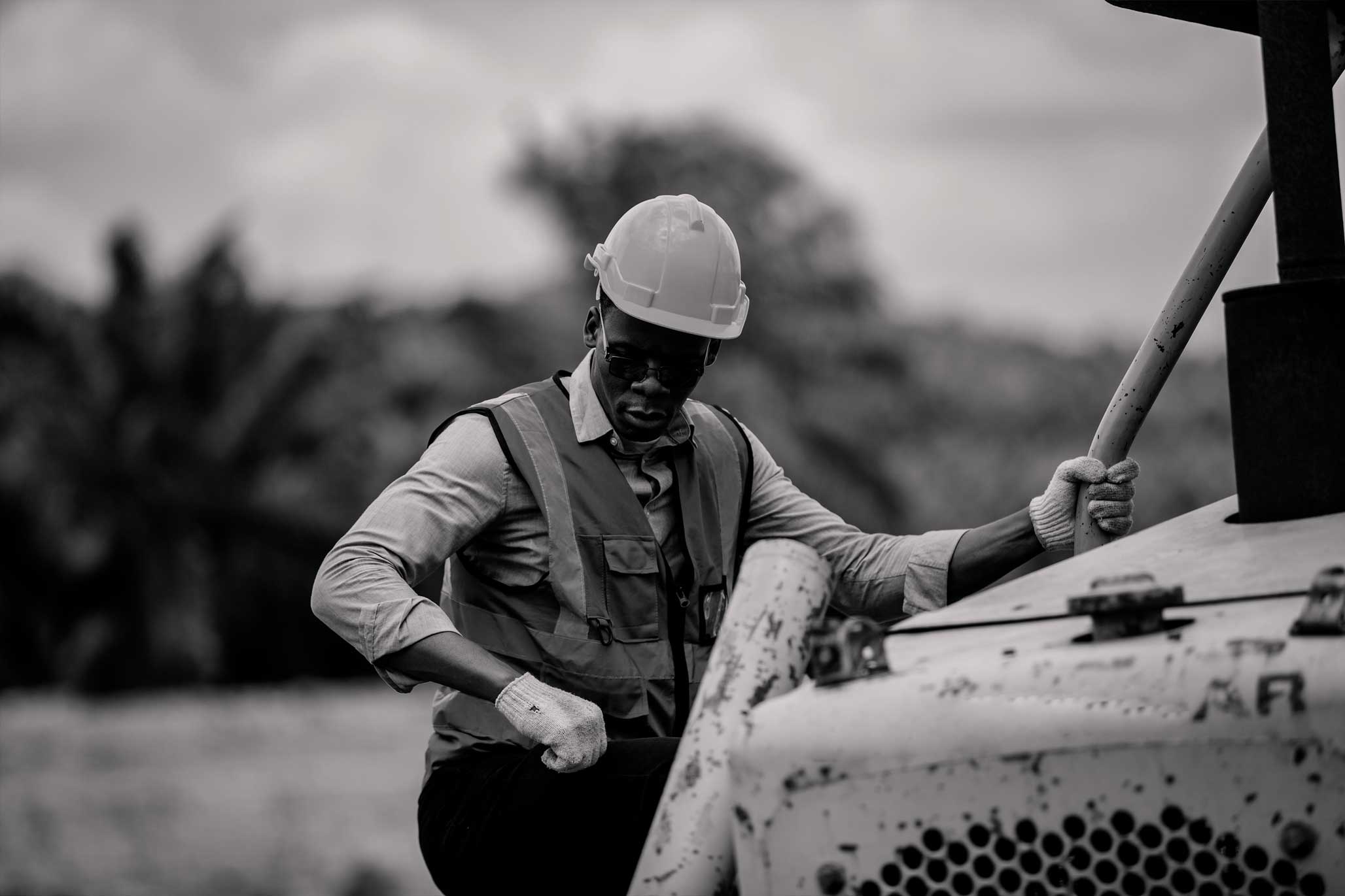 heavy-machinery-works-at-a-quarry-2025-02-02-14-58- ... heavy-machinery-works-at-a-quarry-2025-02-02-14-58-19-utc