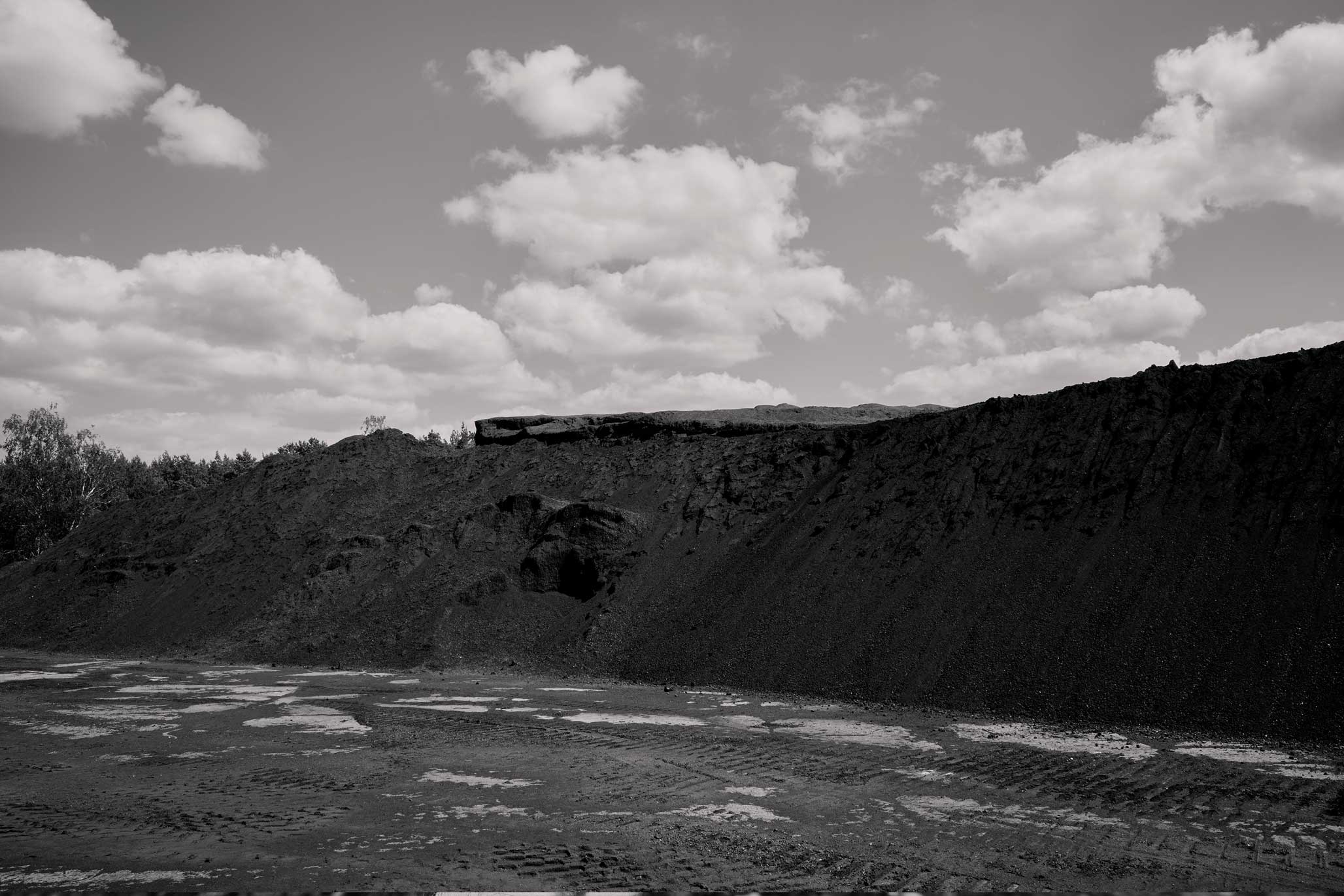 heavy-machinery-works-at-a-quarry-2025-02-02-14-58- ... heavy-machinery-works-at-a-quarry-2025-02-02-14-58-19-utc