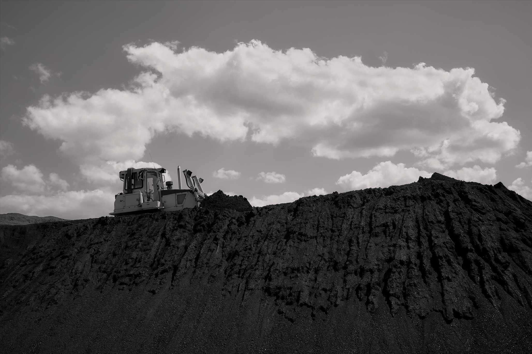 heavy-machinery-works-at-a-quarry-2025-02-02-14-58- ... heavy-machinery-works-at-a-quarry-2025-02-02-14-58-19-utc