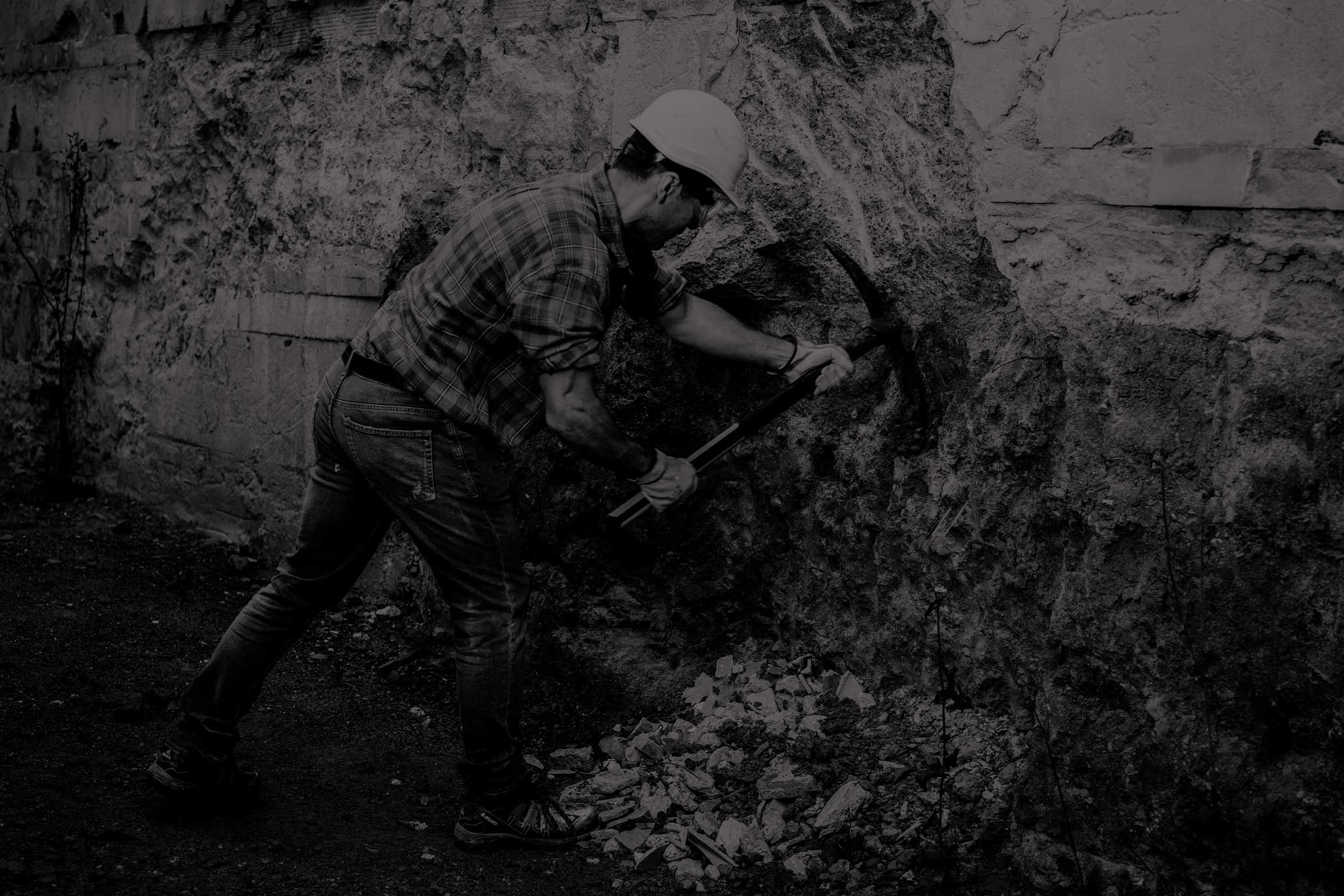 heavy-machinery-works-at-a-quarry-2025-02-02-14-58- ... heavy-machinery-works-at-a-quarry-2025-02-02-14-58-19-utc